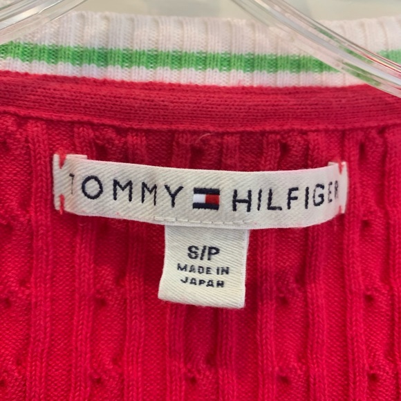 Tommy Hilfiger Women’s mostly cotton, cable knit, magenta V-neck sweater. Size S - Picture 3 of 10